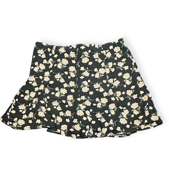 AMERICAN EAGLE Women’s Black Blush Floral Flowy Mini Skirt Size XL - Picture 2 of 5